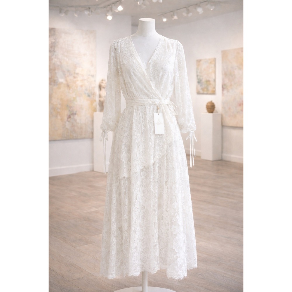 Endless Rose White Lace Midi Dress NWT Women's Sz‎ M Heirloom Lace Quiet Luxury